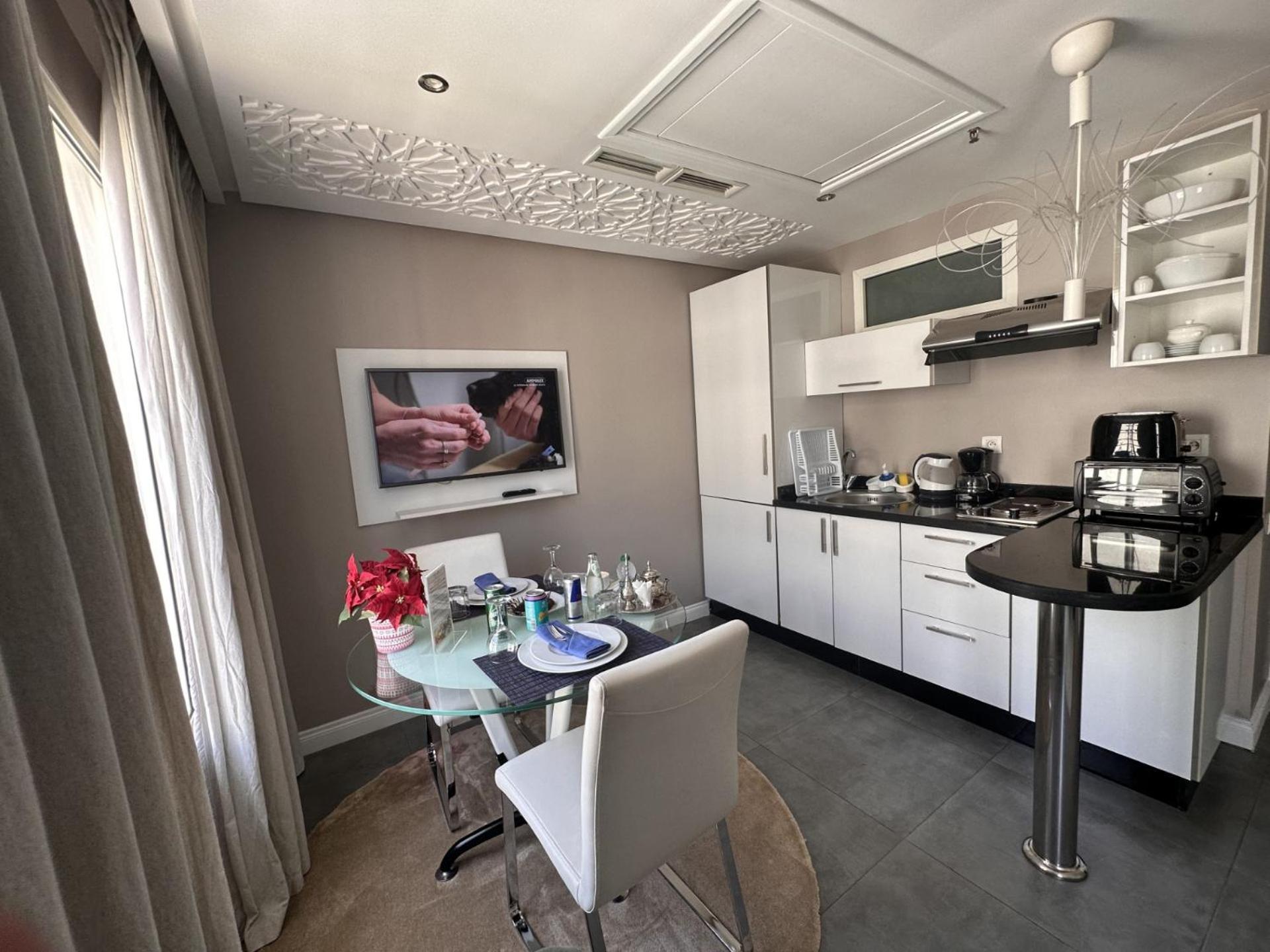 Rent-Inn Suites Hotel Rabat Esterno foto